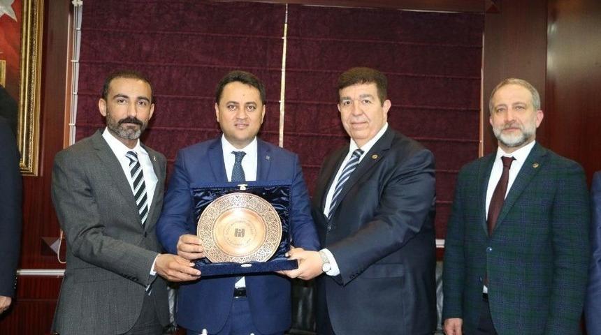 İnşaat Sekt&ouml;r&uuml;nde &Ouml;zlenen G&uuml;&ccedil; Birliği