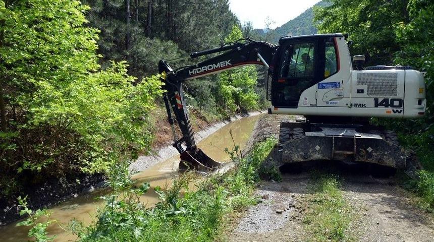 Orhaneli&rsquo;de Sulama Kanalları Temizleniyor
