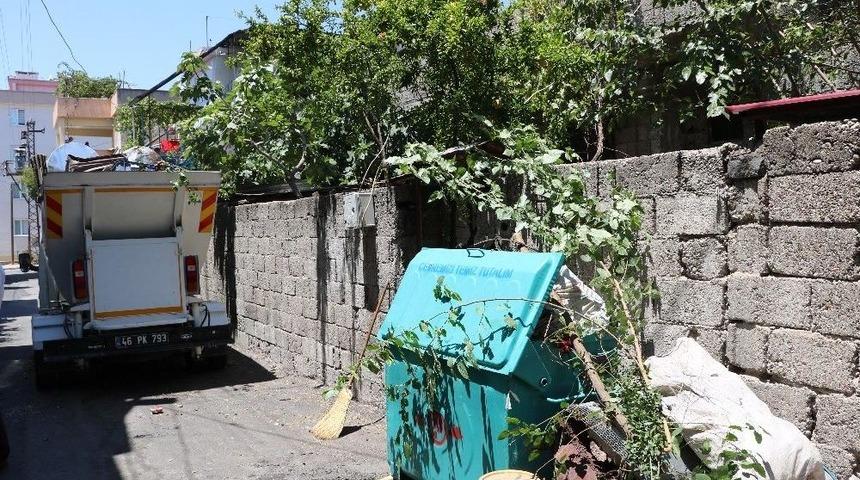 Evden 3 Kamyon &Ccedil;&ouml;p &Ccedil;ıktı