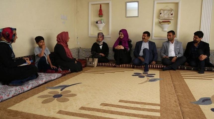 Ekinci Ev Ziyaretlerini S&uuml;rd&uuml;r&uuml;yor