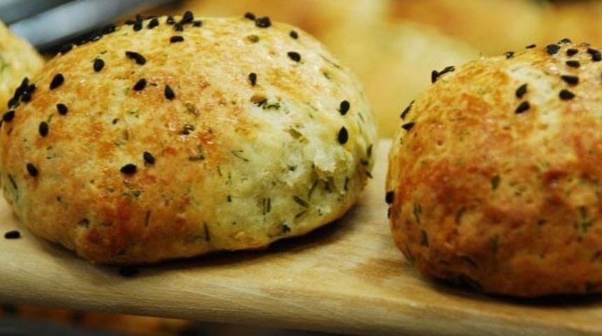 İçi Puf Dışı Kıtır: Dereotlu Poğaça