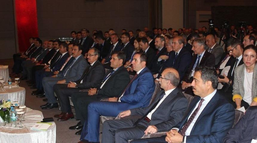 Bakan T&uuml;fenkci&rsquo;den İstanbul&rsquo;a G&uuml;mr&uuml;k Ve Ticaret Merkezi M&uuml;jdesi