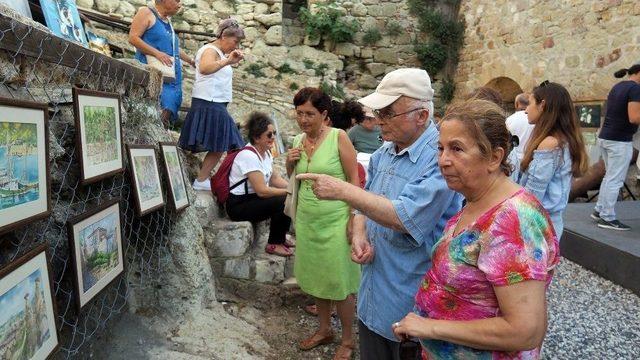 Foça’da, Hayatını Kaybeden Ressam İçin Sergi Vefası 2