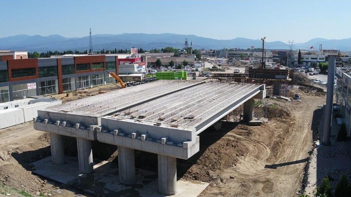 Top&ccedil;a Kavşağı&rsquo;nda Ayaklar Tamamlanıyor