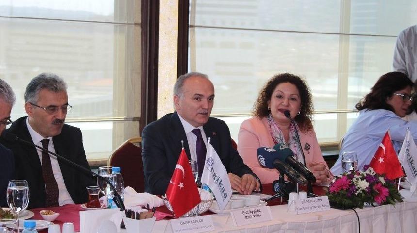 Bakan &Ouml;zl&uuml;: "i&ccedil;inde Kadın Emeği Yoksa Hi&ccedil;bir Başarı Hikayesi Yazılamaz"