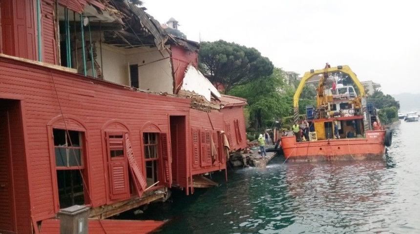 Geminin &Ccedil;arptığı Tarihi Yalıda Yeniden Yapım &Ccedil;alışmaları Başladı