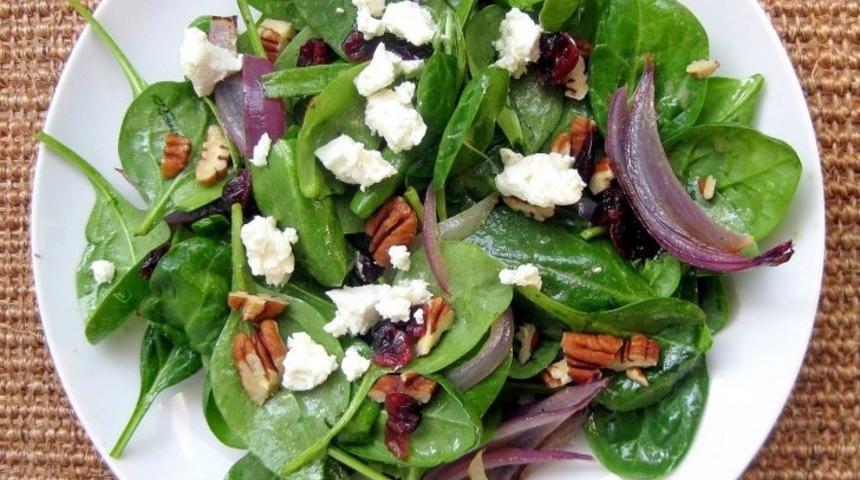 Keçi Peynirli Salata