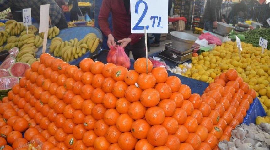 Tezgahta Sezonun Son Portakalları