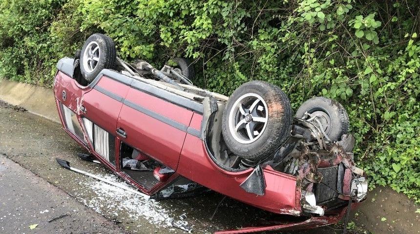 Otomobil Takla Attı, S&uuml;r&uuml;c&uuml;s&uuml;n&uuml;n Burnu Bile Kanamadı
