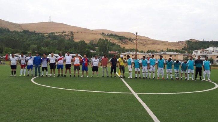 Gevaş’ta 2. Dostluk Futbol Turnuvası Start Aldı G4