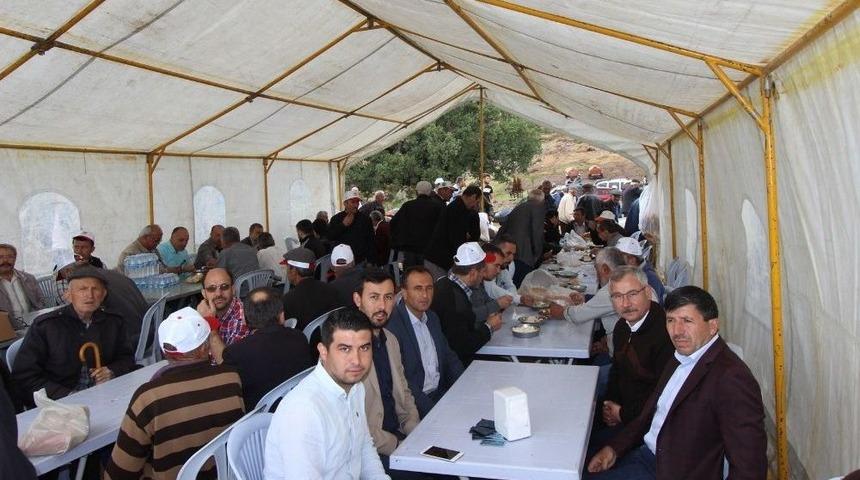 Şatırlar Mahallesinde 12. Geleneksel Hayır Yemeği D&uuml;zenlendi