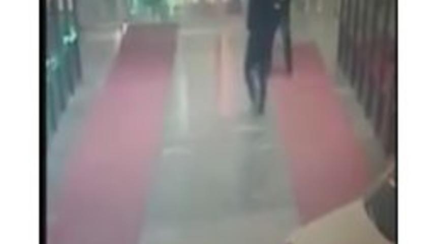 Volkan Konak&rsquo;ın Sahne Aldığı Mekandaki Silahlı Kavganın G&uuml;venlik Kamerası G&ouml;r&uuml;nt&uuml;leri Ortaya &Ccedil;ıktı