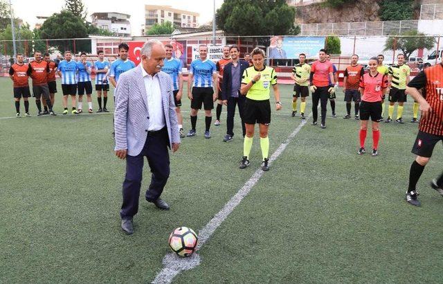 Hakemler Futbolcu Oldu, Meslektaşlarıyla Turnuvada Yarıştı