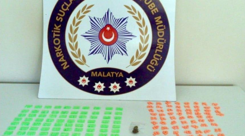 Sokak Satıcılarına Operasyon: 3 Tutuklama