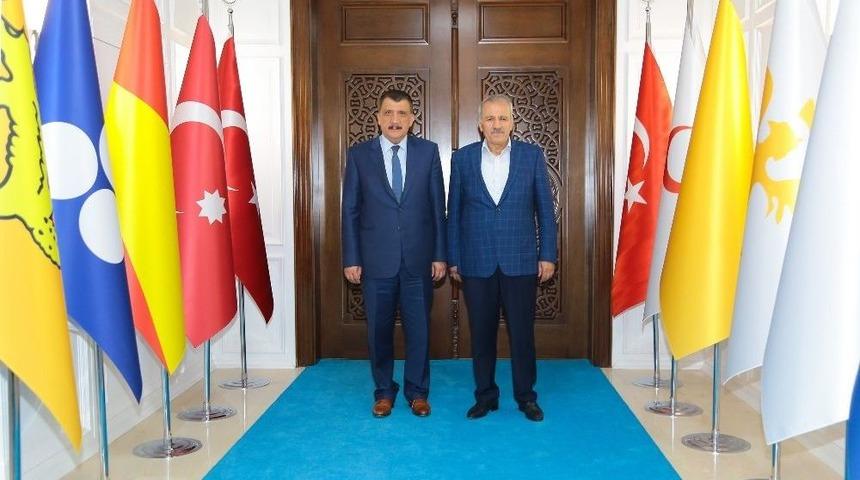 Şahin&rsquo;den G&uuml;rkan&rsquo;a &Ouml;vg&uuml;