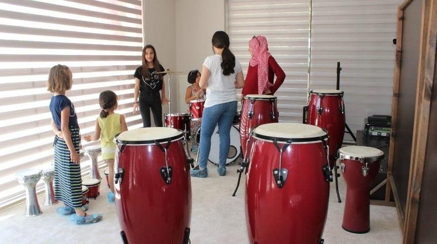 Sakem Tarafından Sanatsal Beceriler İ&ccedil;in M&uuml;zik Okulu A&ccedil;ıldı