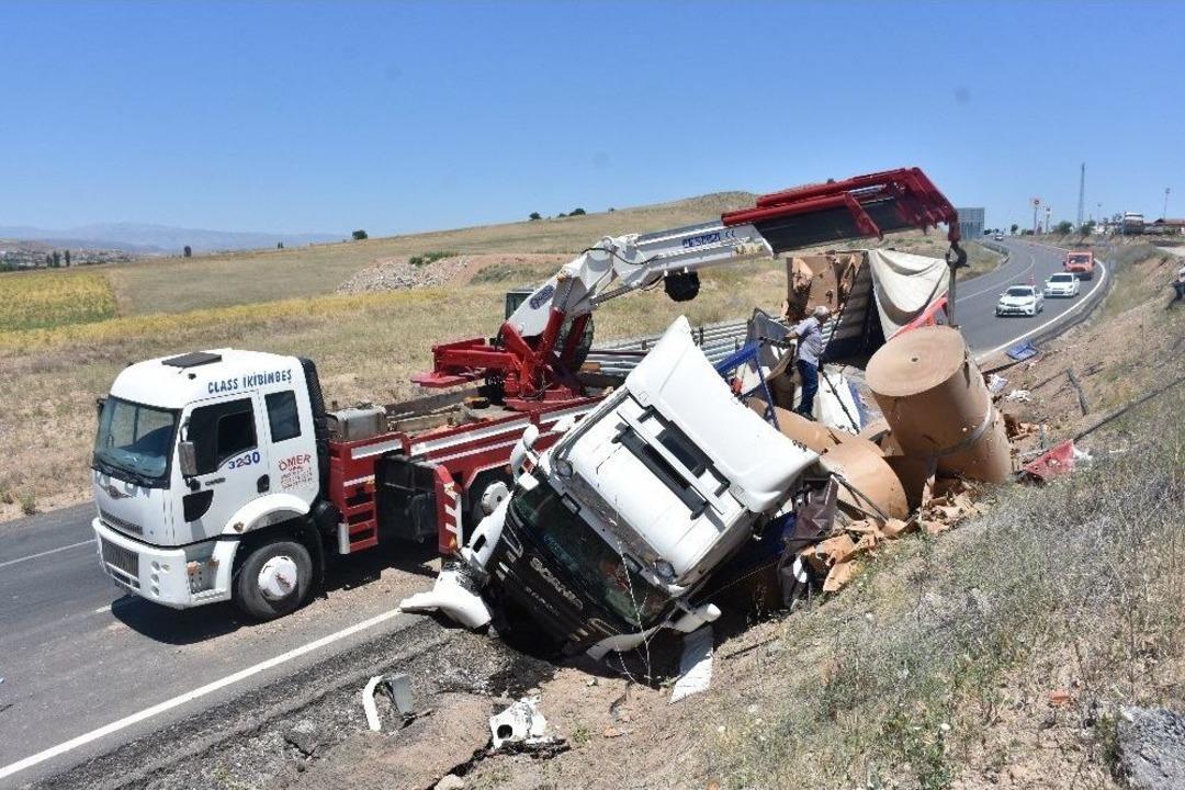 Kırıkkale&rsquo;de Trafik Kazaları: 2 Yaralı