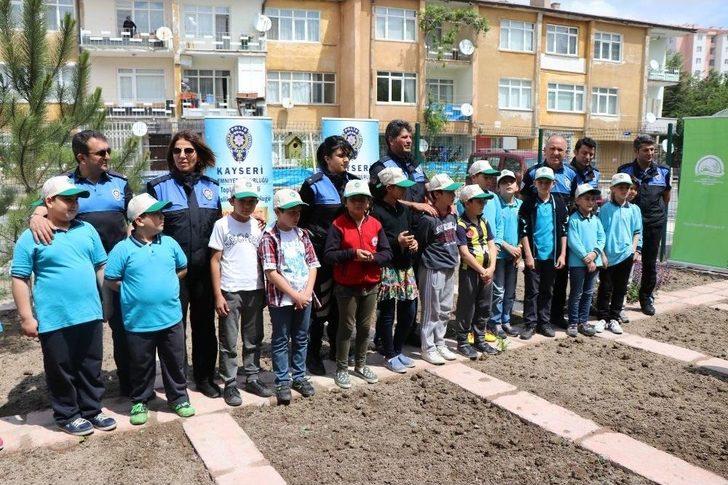 Doğayı Sevme Becerisi Kazanmak İçin Fidan Diktiler G2