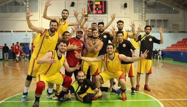 İnönü Üniversitesi Ünilig Basketbolda 3. Oldu