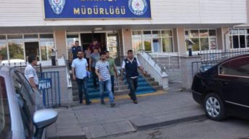 Fetö’den Gözaltına Alınan 4 Askerden 1’i Tutuklandı