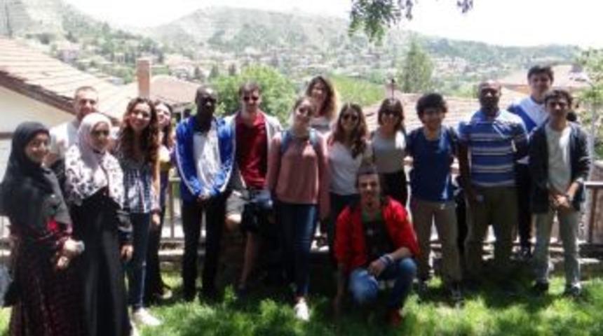 Efeler Cumhuriyet Anadolu Lisesi 7 &Uuml;lkeye Ev Sahipliği Yapacak