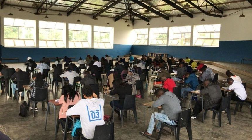 G&uuml;ney Afrika &Uuml;lkesinde &Ouml;ğrenciler T&uuml;rk &Uuml;niversitesi İ&ccedil;in Yarışıyor