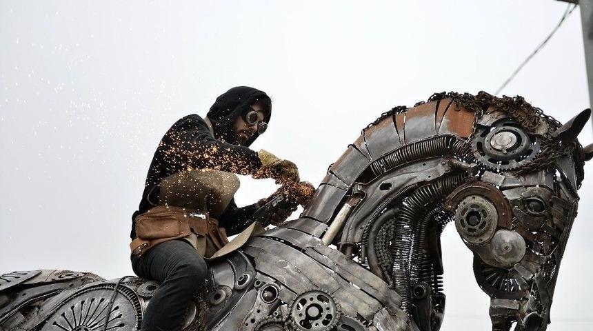 Ataşehir&rsquo;de Hurda Heykel Sergisi