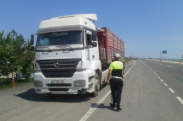 Malkara Bölge Trafik Polisi Kontrollerini Aralıksız Sürdürüyor