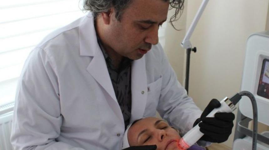 Ergenlikte Akne İzlerine &rsquo;altın İğne&rsquo; Y&ouml;ntemi