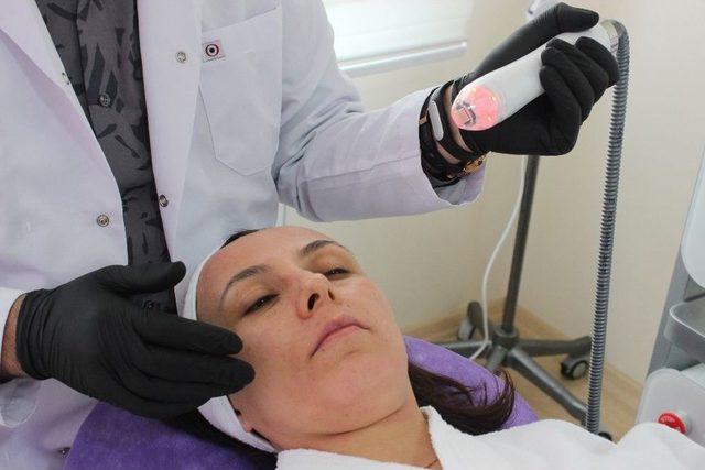 Ergenlikte Akne İzlerine ’altın İğne’ Yöntemi 3