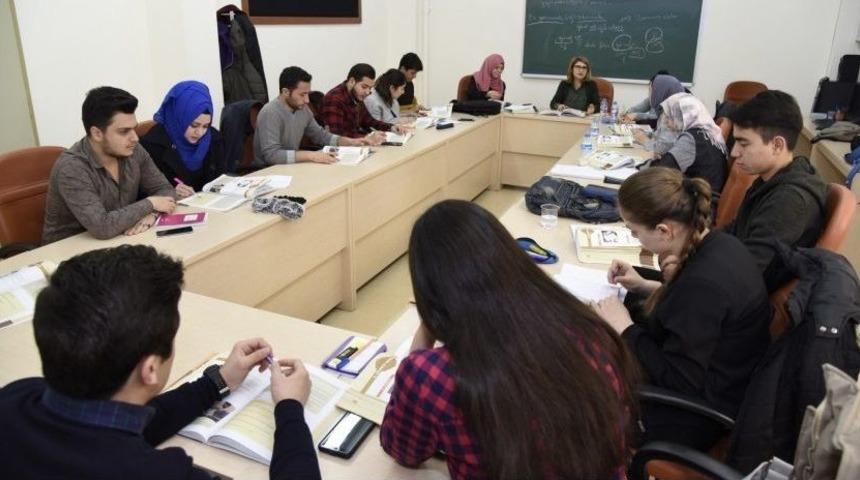 Uluslararası &Ouml;ğrenciler, T&uuml;rk&ccedil;eyi Anadolu T&ouml;mer&rsquo;de &Ouml;ğreniyor