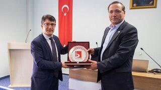 Prof. Dr. Nadir Engin Uzun’dan Türkoloji Ve Dilbilim İlişkileri Konferansı