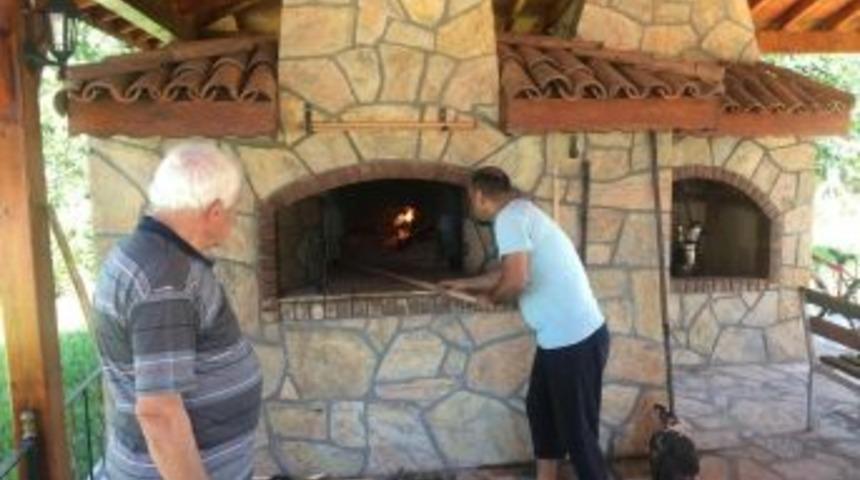 Taş Fırında İlk Ekmek Pişirildi