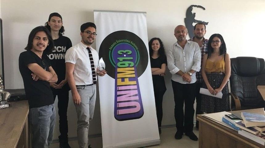 Akdeniz &Uuml;niversitesi Radyosu Unıfm91.3&rsquo;e &Ouml;zel &Ouml;d&uuml;l
