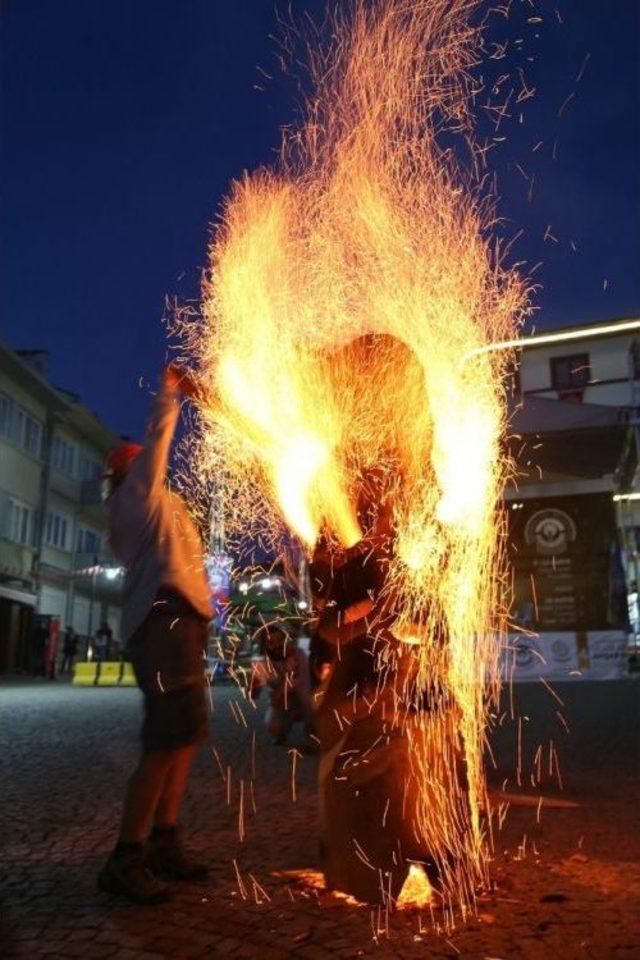 Ahşap İle Ateşin Buluşması Büyüledi