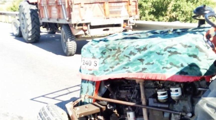 Sungurlu&rsquo;da Trakt&ouml;rler &Ccedil;arpıştı: 3 Yaralı