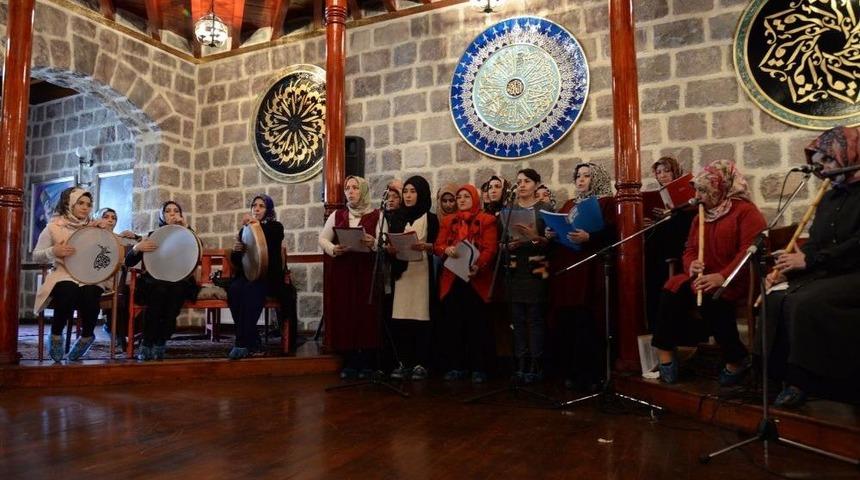 Altın Tasavvuf Korosu İle Huzura Yolculuk