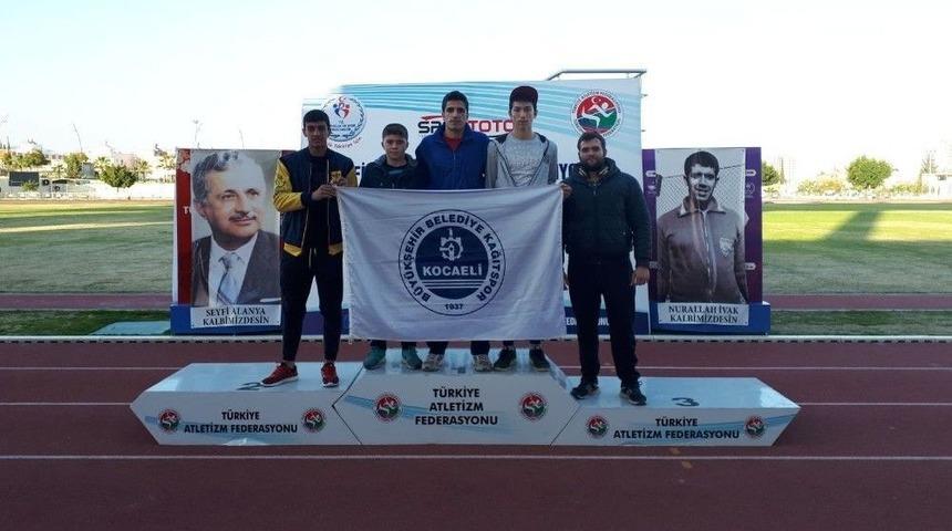 Kağıtsporlu Atletler, Mersin&rsquo;den İki Madalya İle D&ouml;nd&uuml;