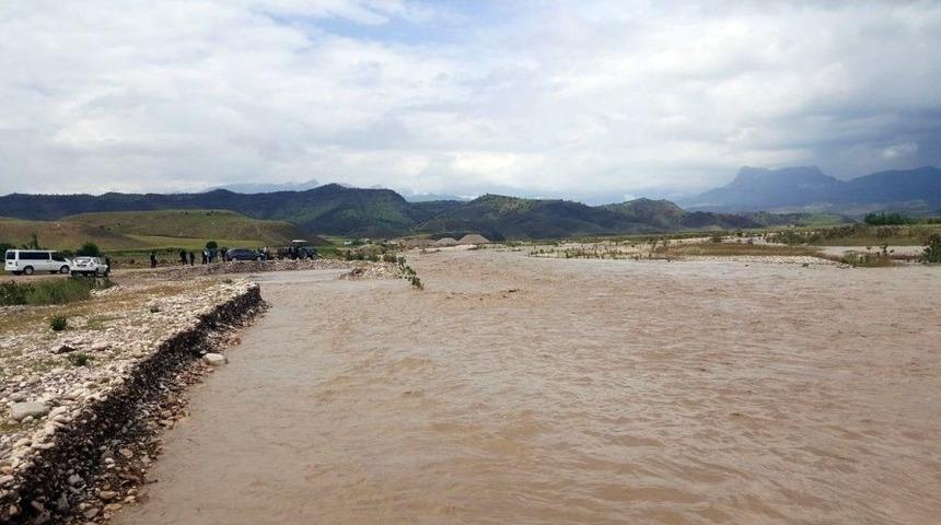 Şırnak&rsquo;ın Kum&ccedil;atı Beldesinden Ge&ccedil;en Risor Deresi&rsquo;ne Giren Ve B&ouml;lgede &Ccedil;obanlık