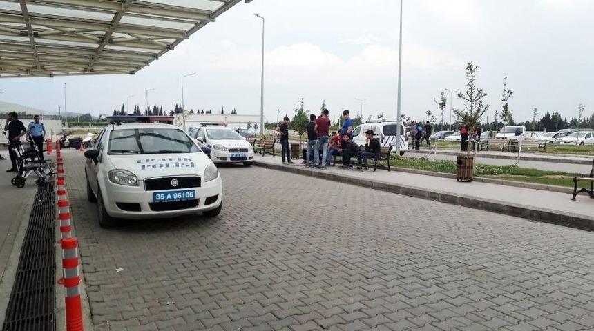 3 Liseliyi Bı&ccedil;akladı, Kıskıvrak Yakalandı