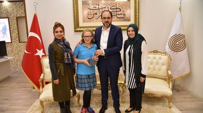 Başiskele&rsquo;nin Başarılı &Ouml;ğrencileri Başkan Ayaz&rsquo;ı Ziyaret Etti