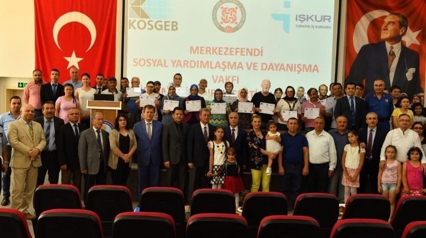 Girişimcilik Kursunda Başarılı Olanlara Sertifikaları Verildi