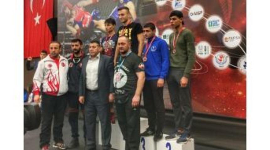 D&uuml;zce &Uuml;niversitesi &Ouml;ğrencisi T&uuml;rkiye Şampiyonu Oldu