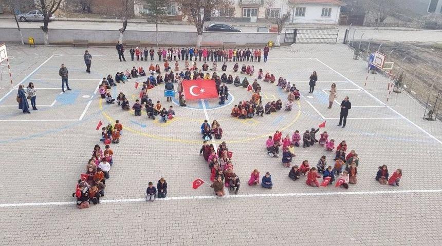 Minik Ellerden Afrin İ&ccedil;in Zafer Duası