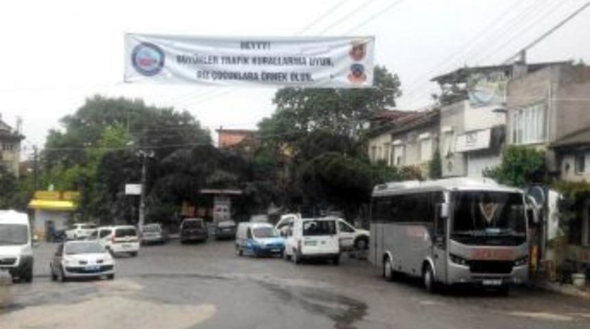 Jandarma Trafik Terörüne Pankartla Dikkat Çekildi