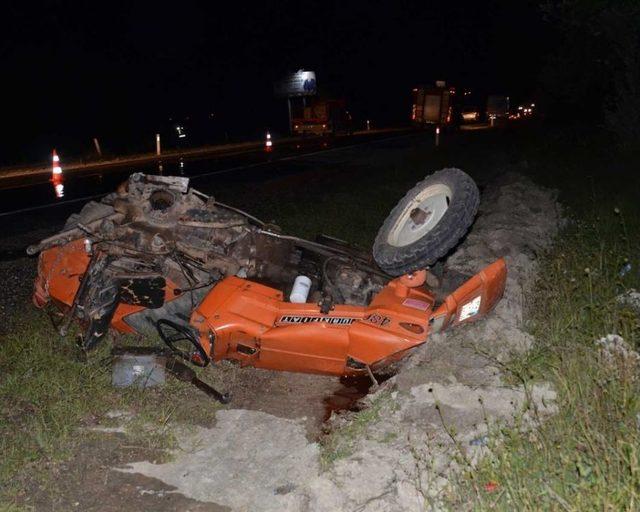 Kastamonu’da Traktör İle Minibüs Çarpıştı: 2 Yaralı