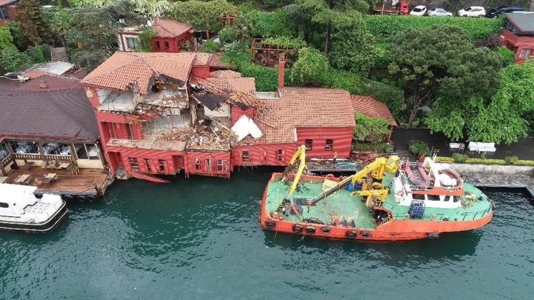 Geminin &Ccedil;arptığı Tarihi Yalıdaki Yeniden Yapım &Ccedil;alışmaları Havadan G&ouml;r&uuml;nt&uuml;lendi