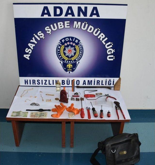 Suçüstü Yakalanan Hırsız Sivil Polise 