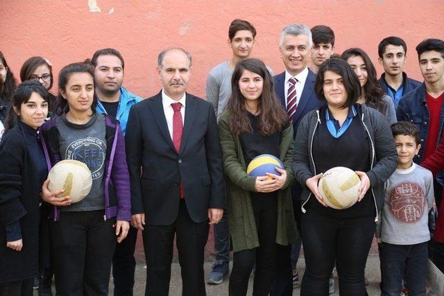 Vali Aktaş Cizre’de İncelemelerde Bulundu