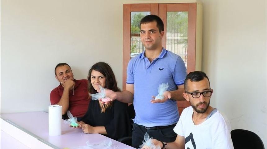 Engelli Bireyler Meyve Kokulu Sabun &Uuml;retiyor